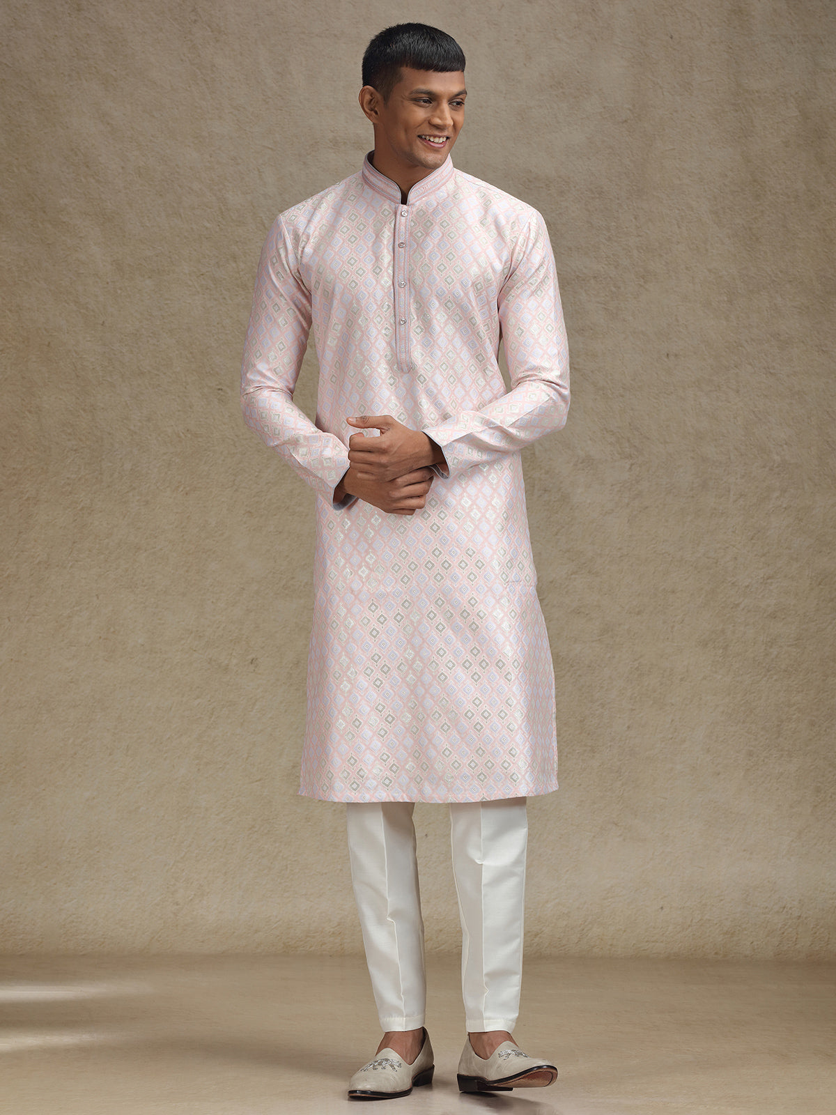 Stylish Pink Kurta Pajama with Fine Zari Embellishments